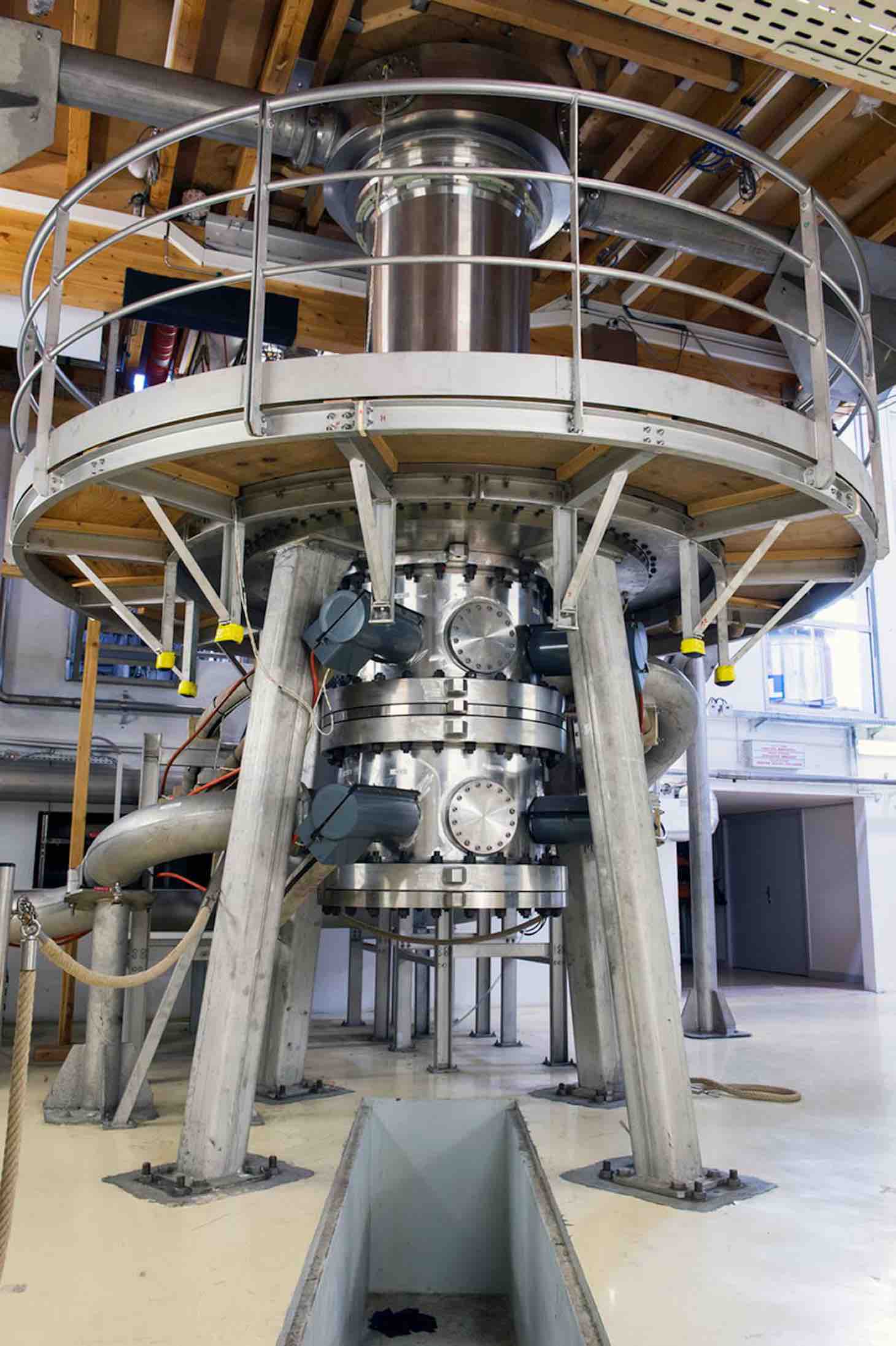 Aimant hybride construit par le Laboratoire National des Champs Magnétiques Intenses (Grenoble). © Cyril FRESILLON/LNCMI/CNRS Photothèque