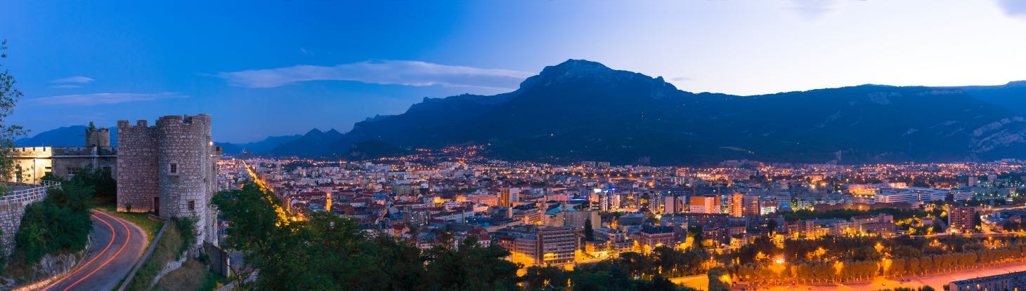 Grenoble la nuit, centre ville et Vercors. © Pierre Jayet, UGA